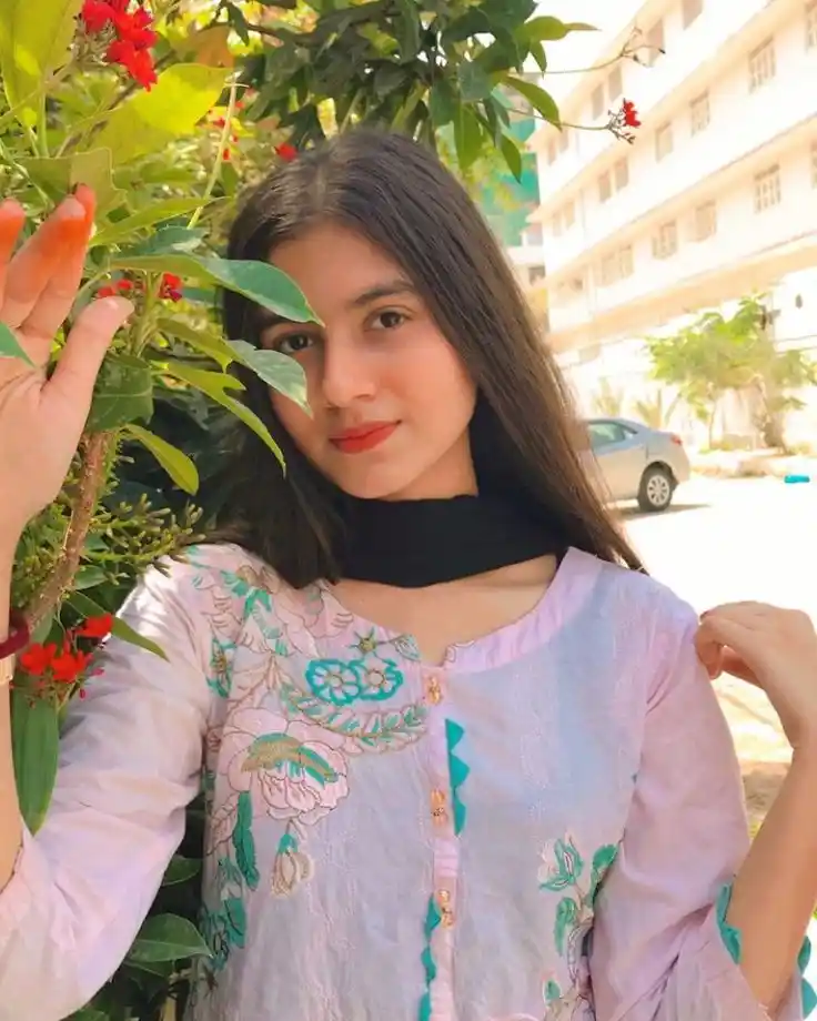 cute-girl-dp-aesthetic