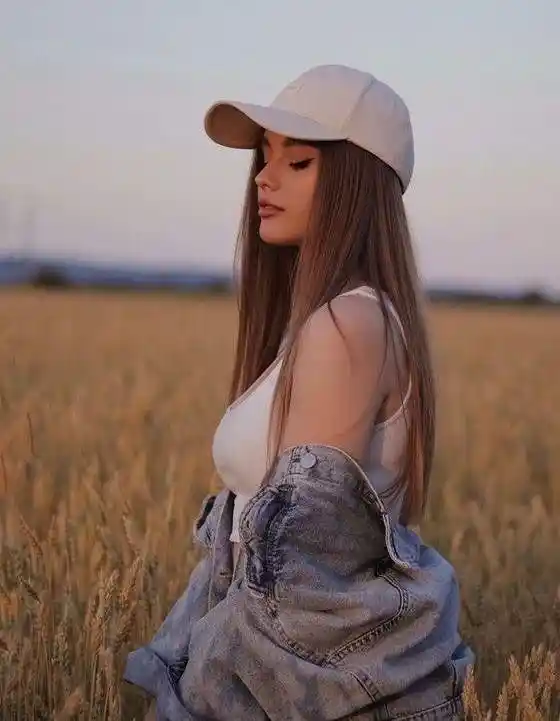 cute-girl-pic-blonde-hair