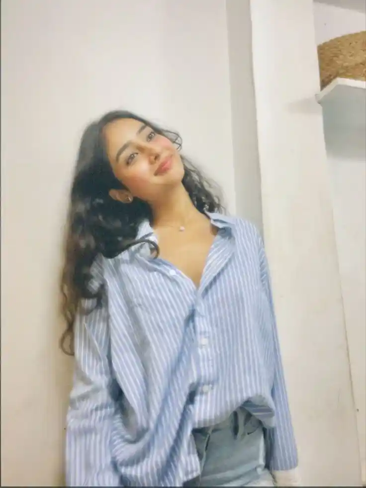 girl pic aesthetic black