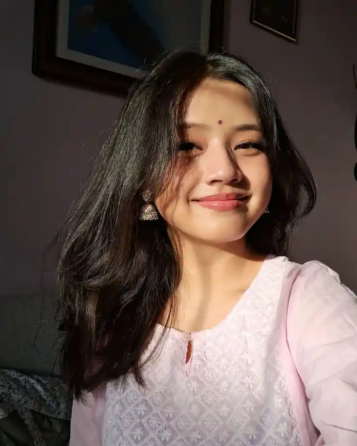 real pic girl simple attitude