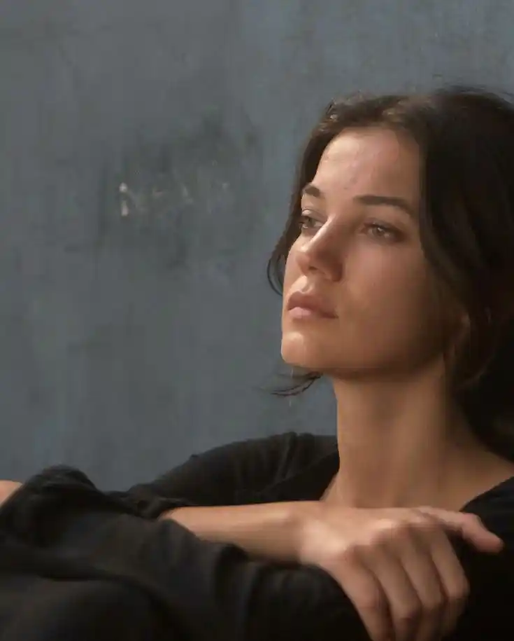 emotional sad girl dp for whatsapp