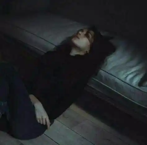 emotional sad girl dp 1