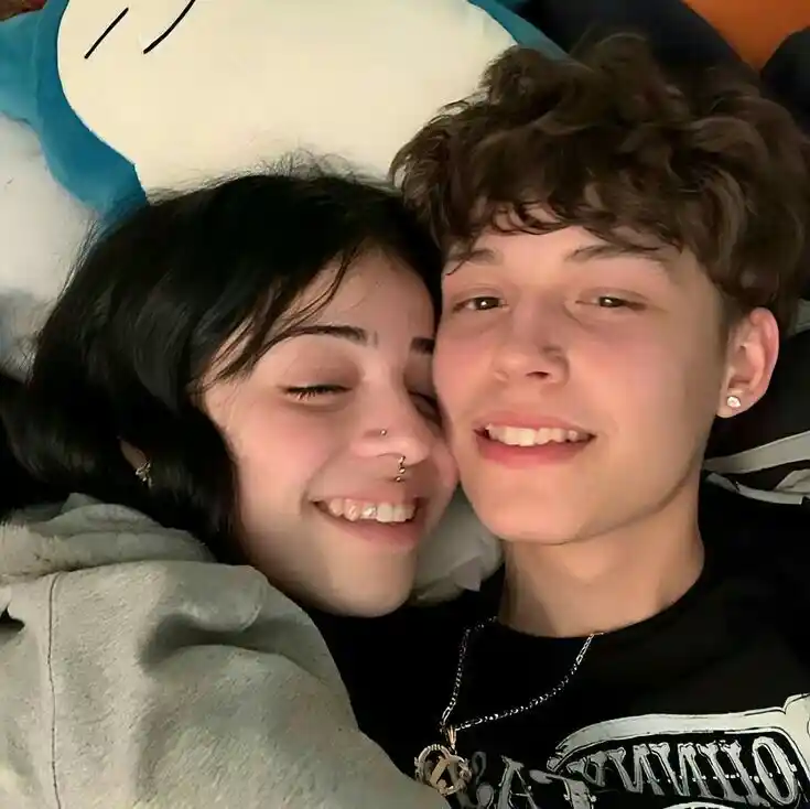 romantic love couple dp for instagram